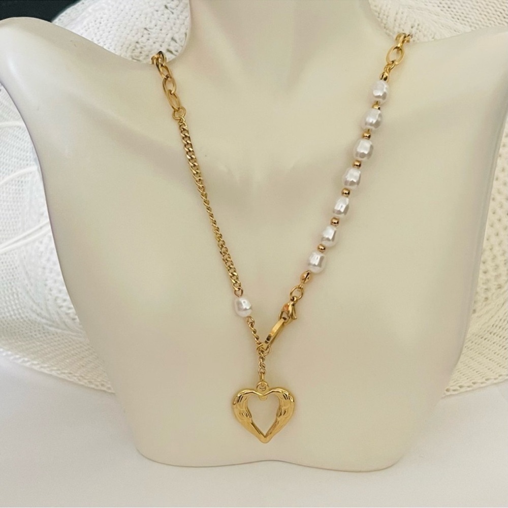 Stainless steel Waterproof Choker Necklace Faux pearls